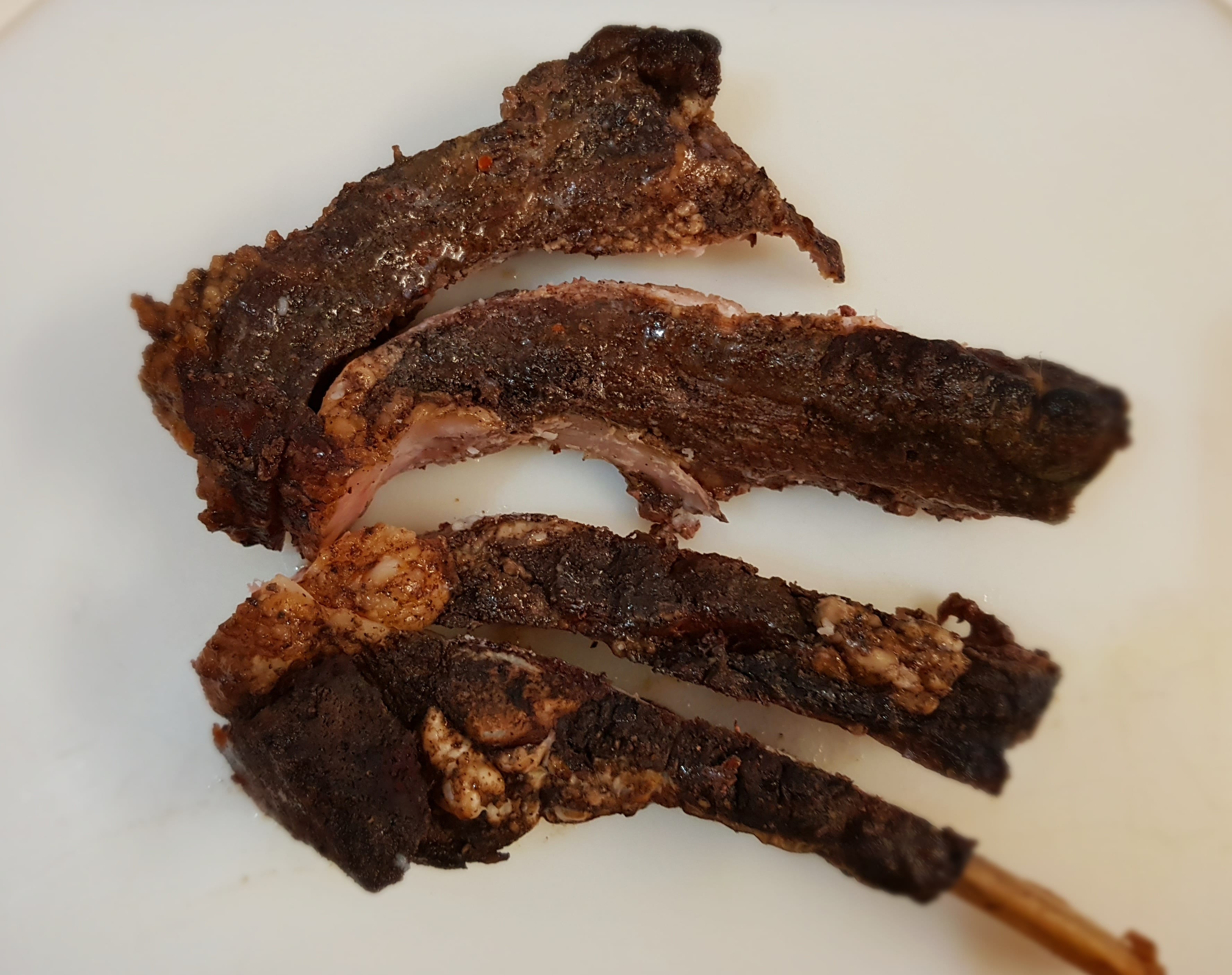 מרק בשר אסייתי עם כיסונים ממולאים בבריסקט מעושן - תמונה 2